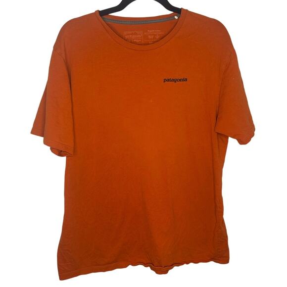 Patagonia T-Shirt Size Medium Regular Fit Burnt Orange Short-Sleeve Tee Hiking - Picture 1 of 6